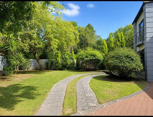6 BEDROOM HOUSE FOR SALE IN BRYANSTON